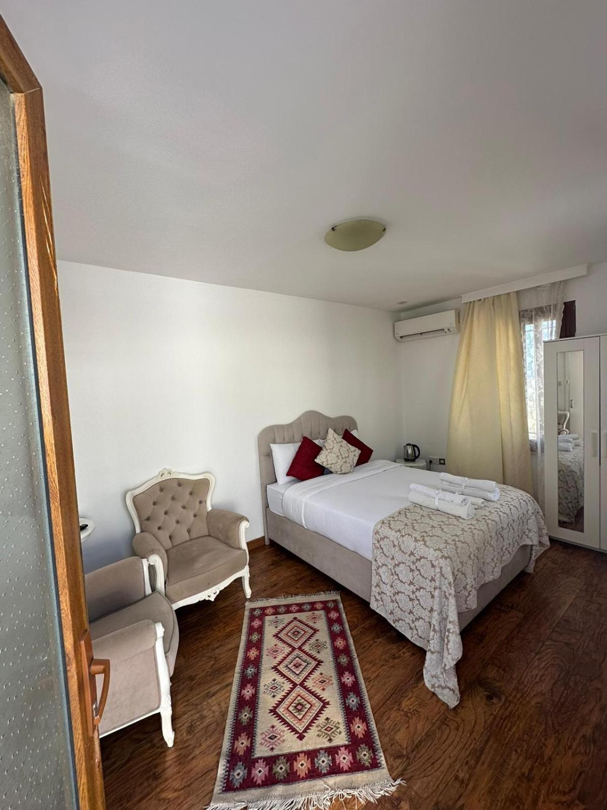 Lord'S Residence Boutique Hotel Кирения Экстерьер фото