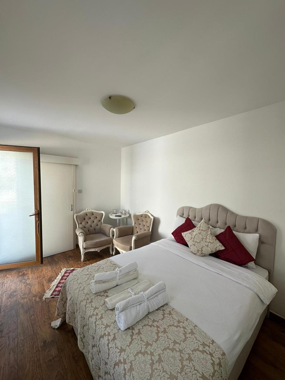 Lord'S Residence Boutique Hotel Кирения Экстерьер фото