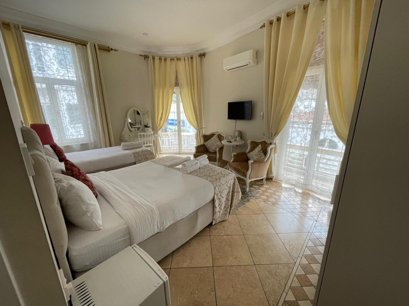 Lord'S Residence Boutique Hotel Кирения Экстерьер фото