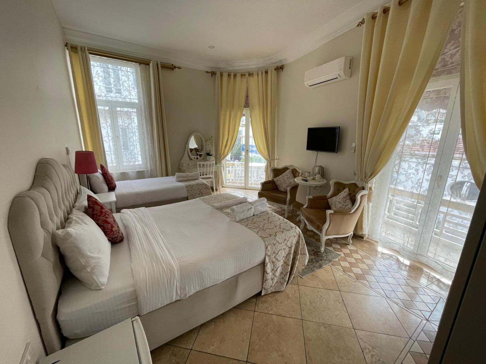 Lord'S Residence Boutique Hotel Кирения Экстерьер фото