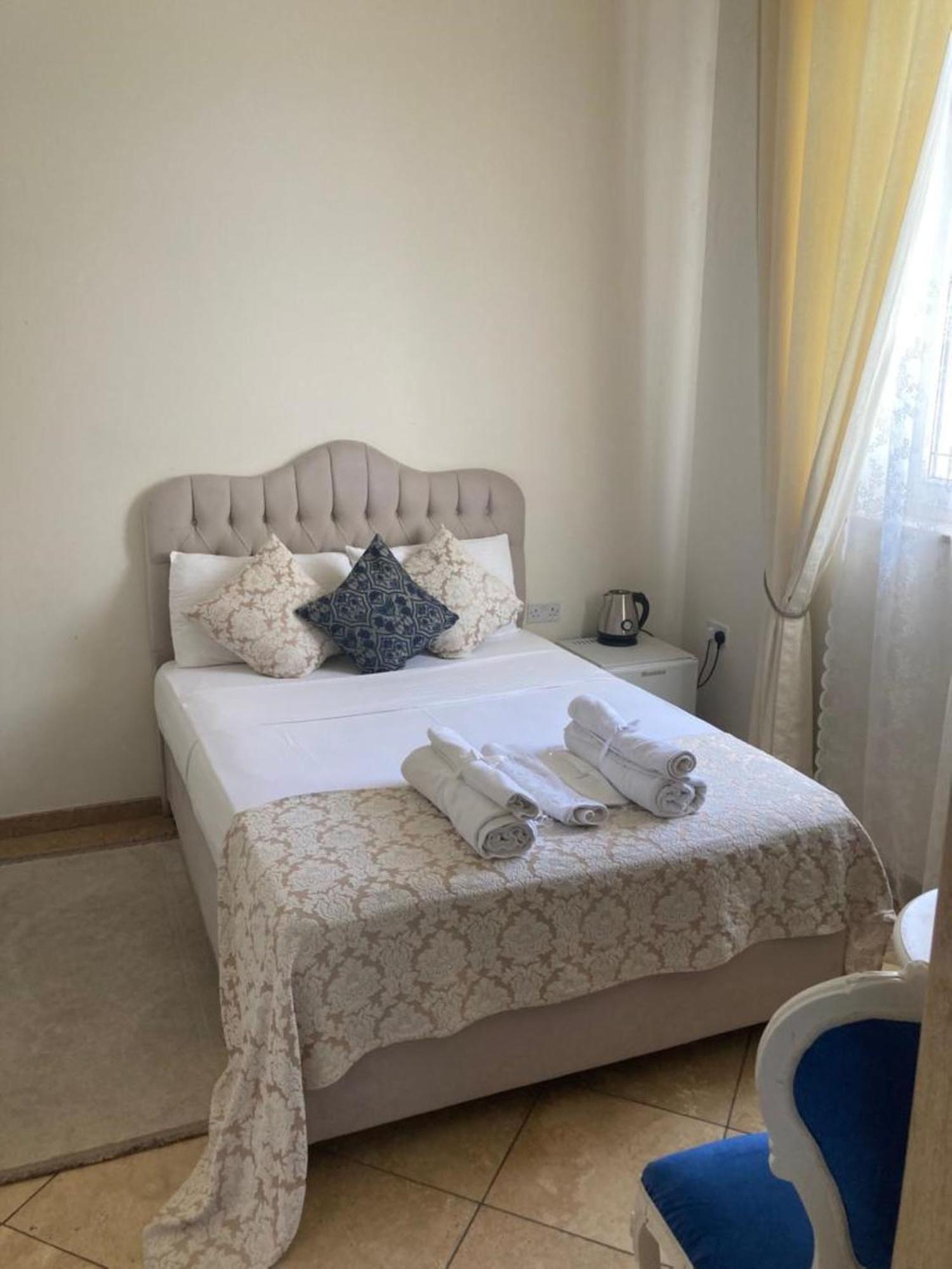Lord'S Residence Boutique Hotel Кирения Экстерьер фото
